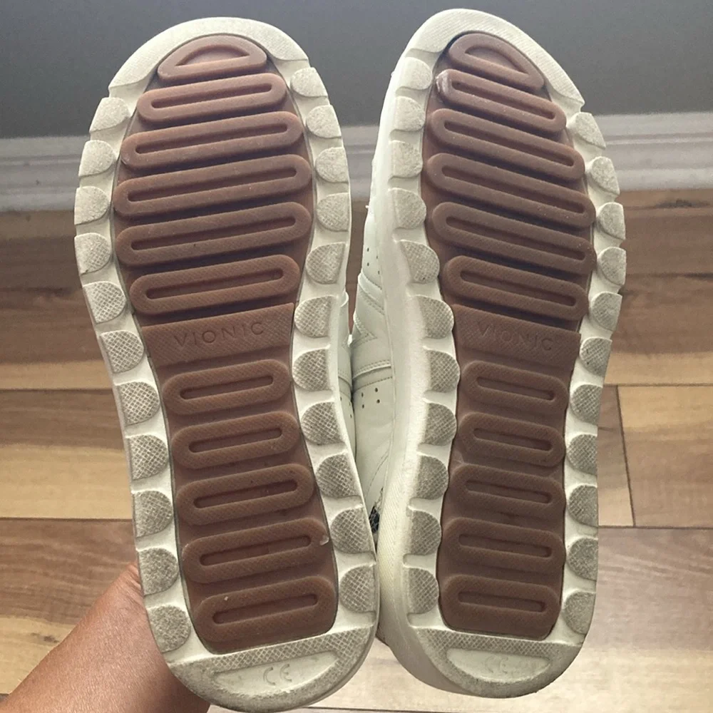 Vionic Simasa Sneakers - Picture 10 of 10